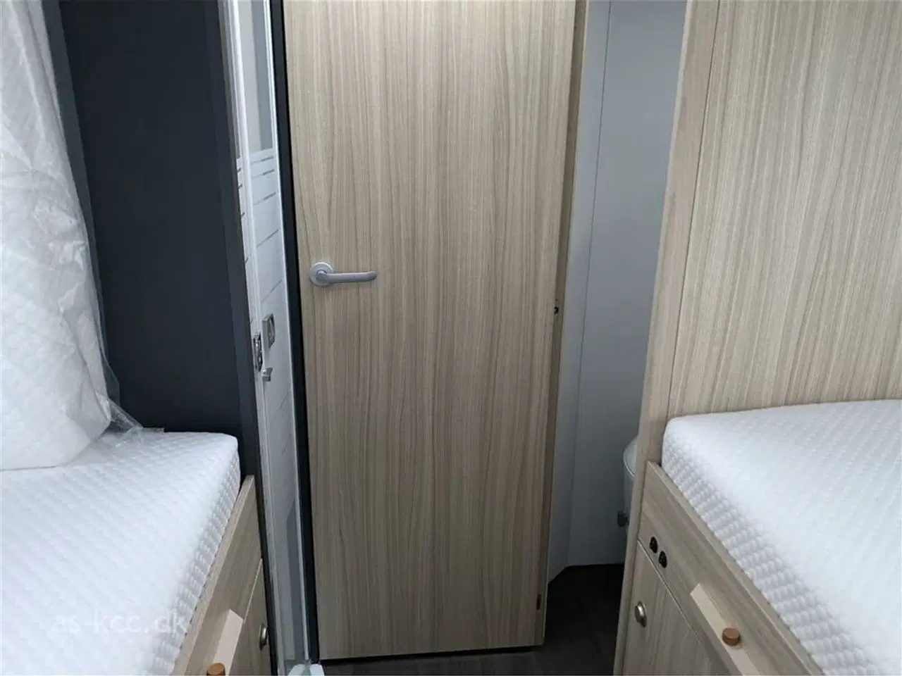 Billede 23 - 2023 - Sun Living S 75 SL Sun Living Autocamper med to enkelt senge.