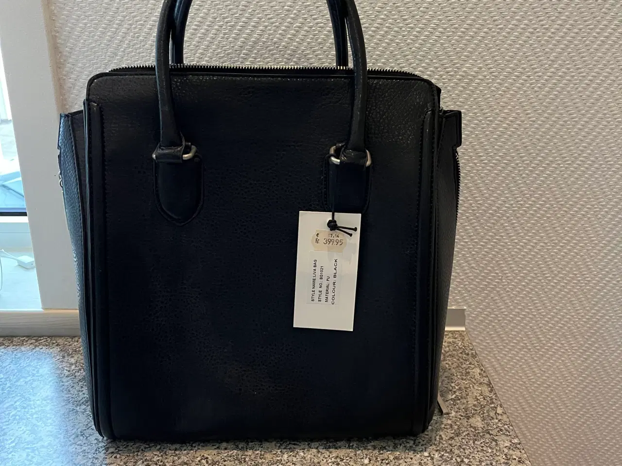 Billede 2 - Fin stor taske ny ny pris 399,95 nu 250 kt