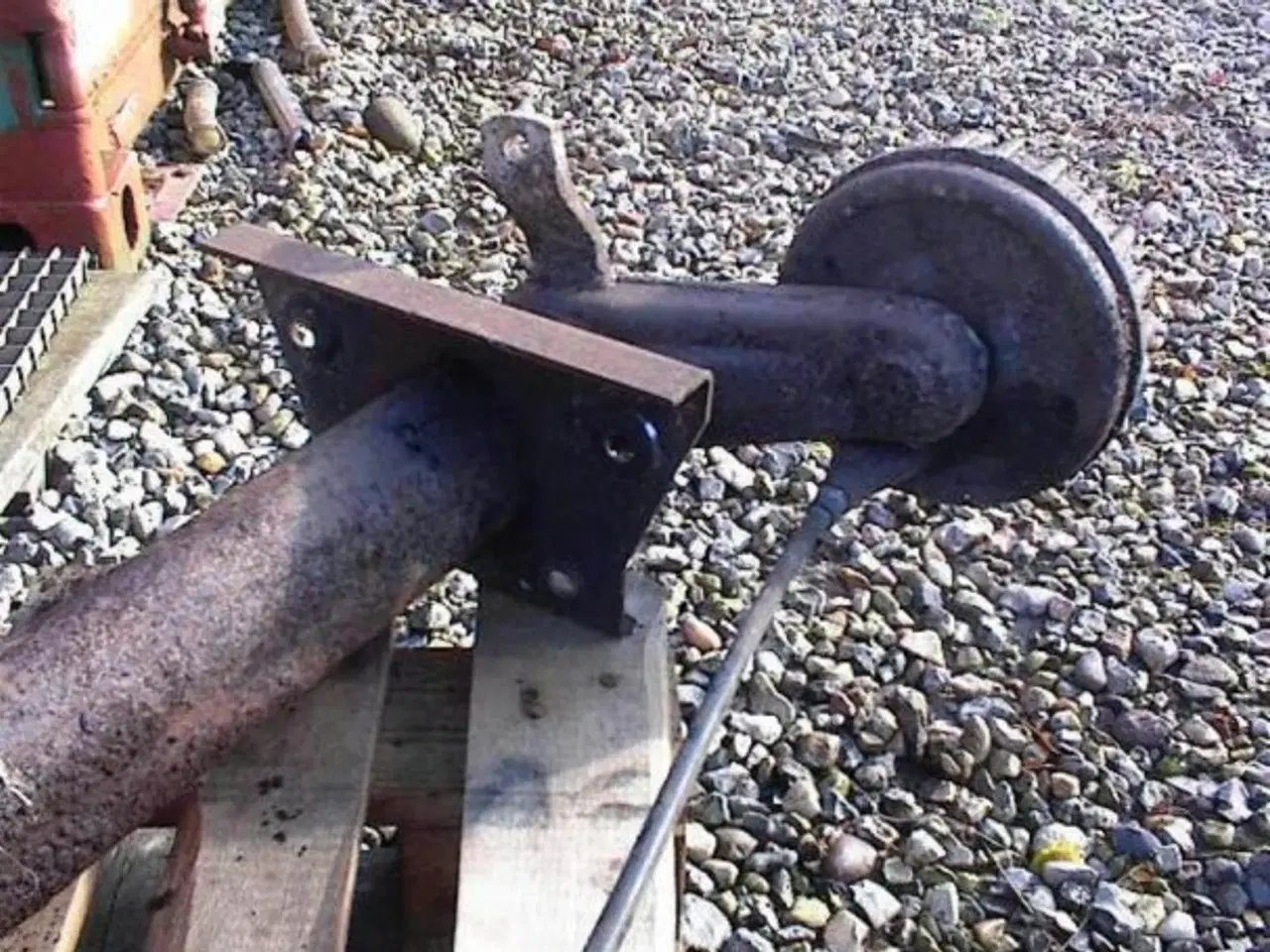 Billede 2 -   Alko Aksel 900 kg.