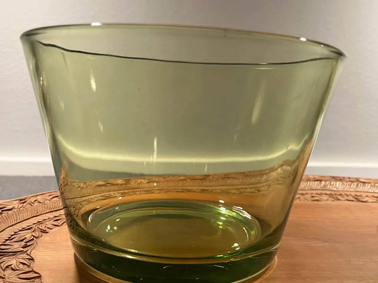 Billede 3 - Grøn glasskål i tykt glas