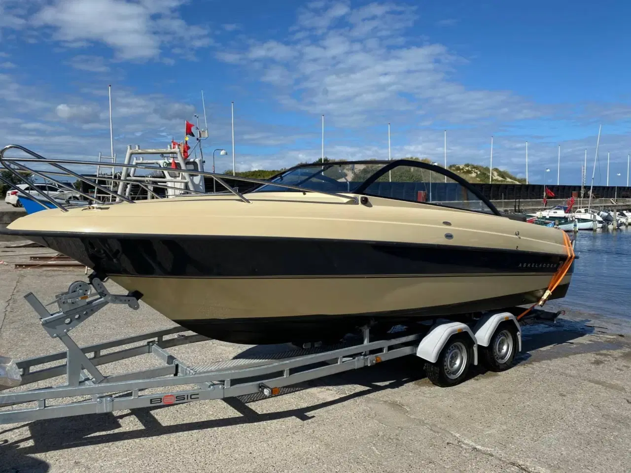 Billede 2 - Askeladden Z7 - Cummins 200 HK Diesel/Udstyr