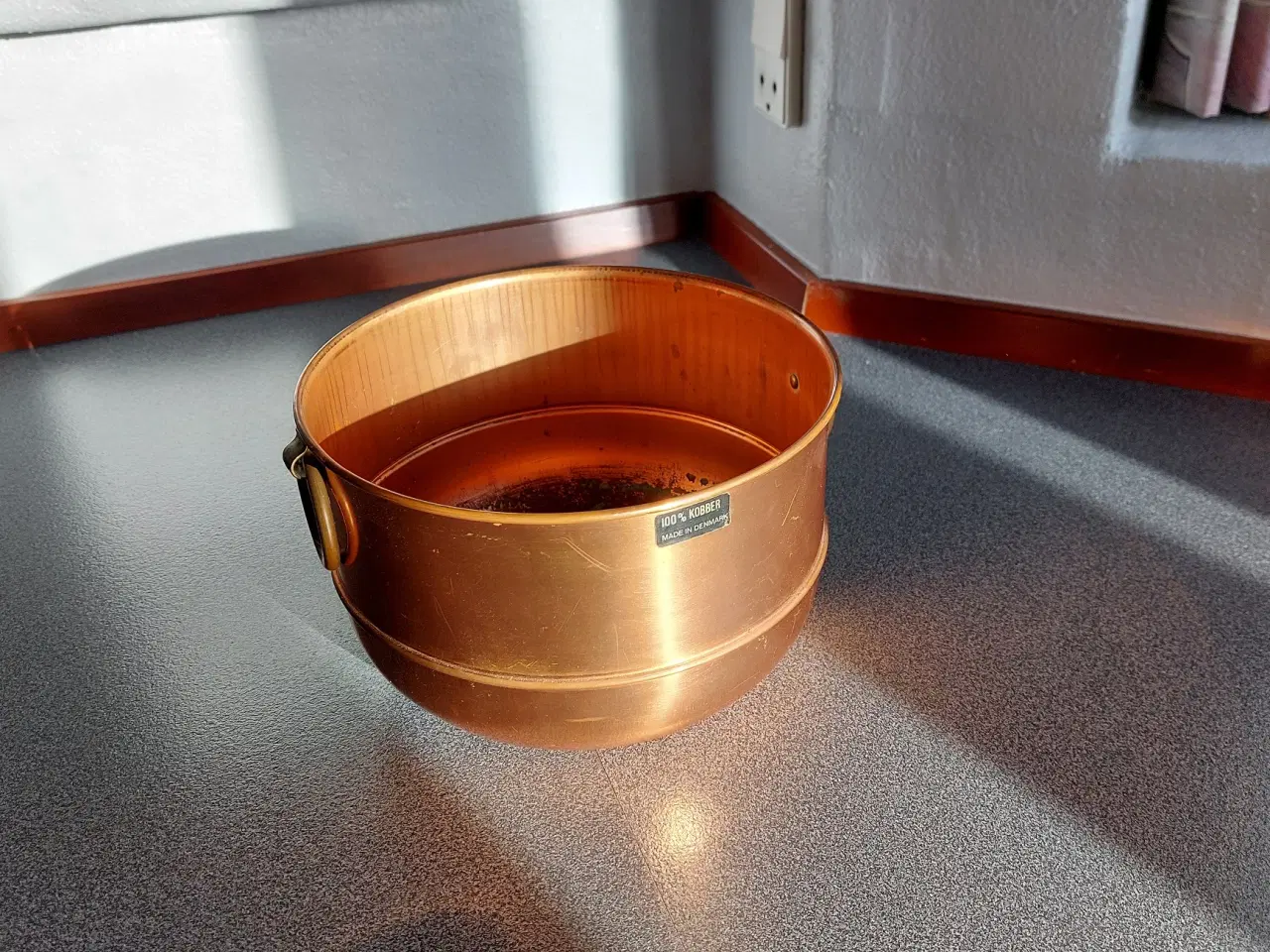 Billede 1 - Kobberspand med ring i hver side