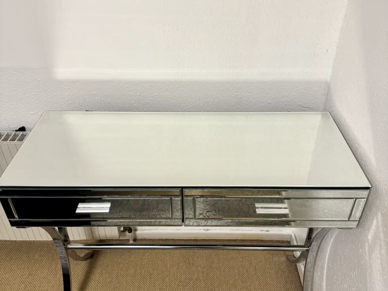 Billede 5 - Sminkebord af glas