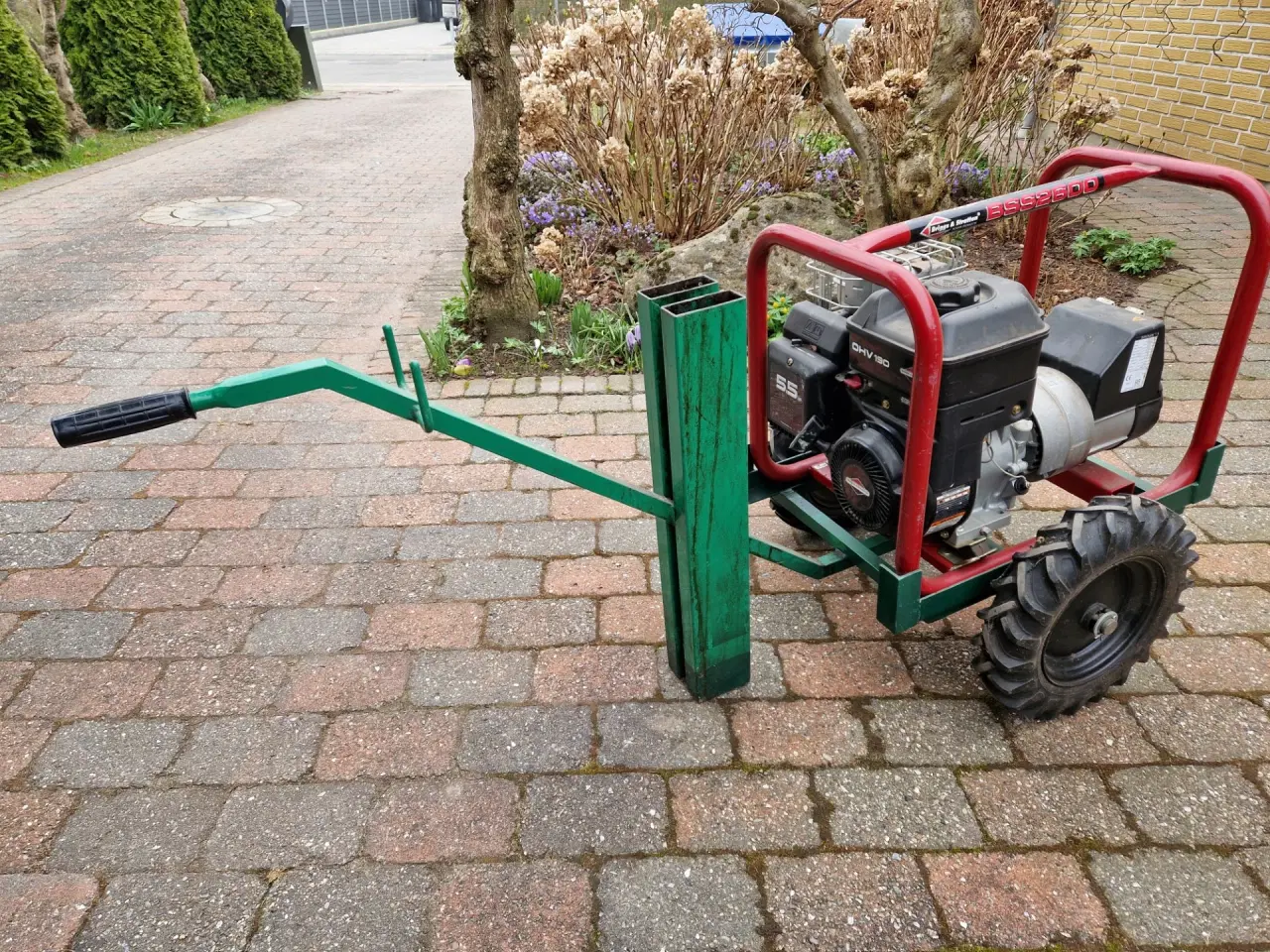 Billede 1 - Generatoranlæg m/hækkeklippere