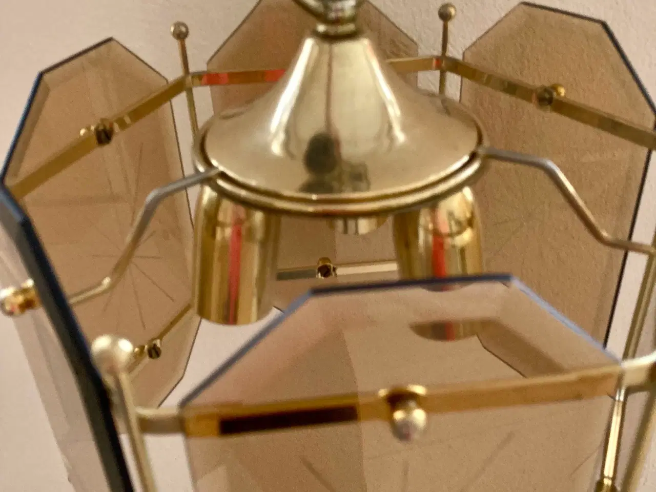 Billede 1 - Vintage lysekrone i messing og let røget glas,