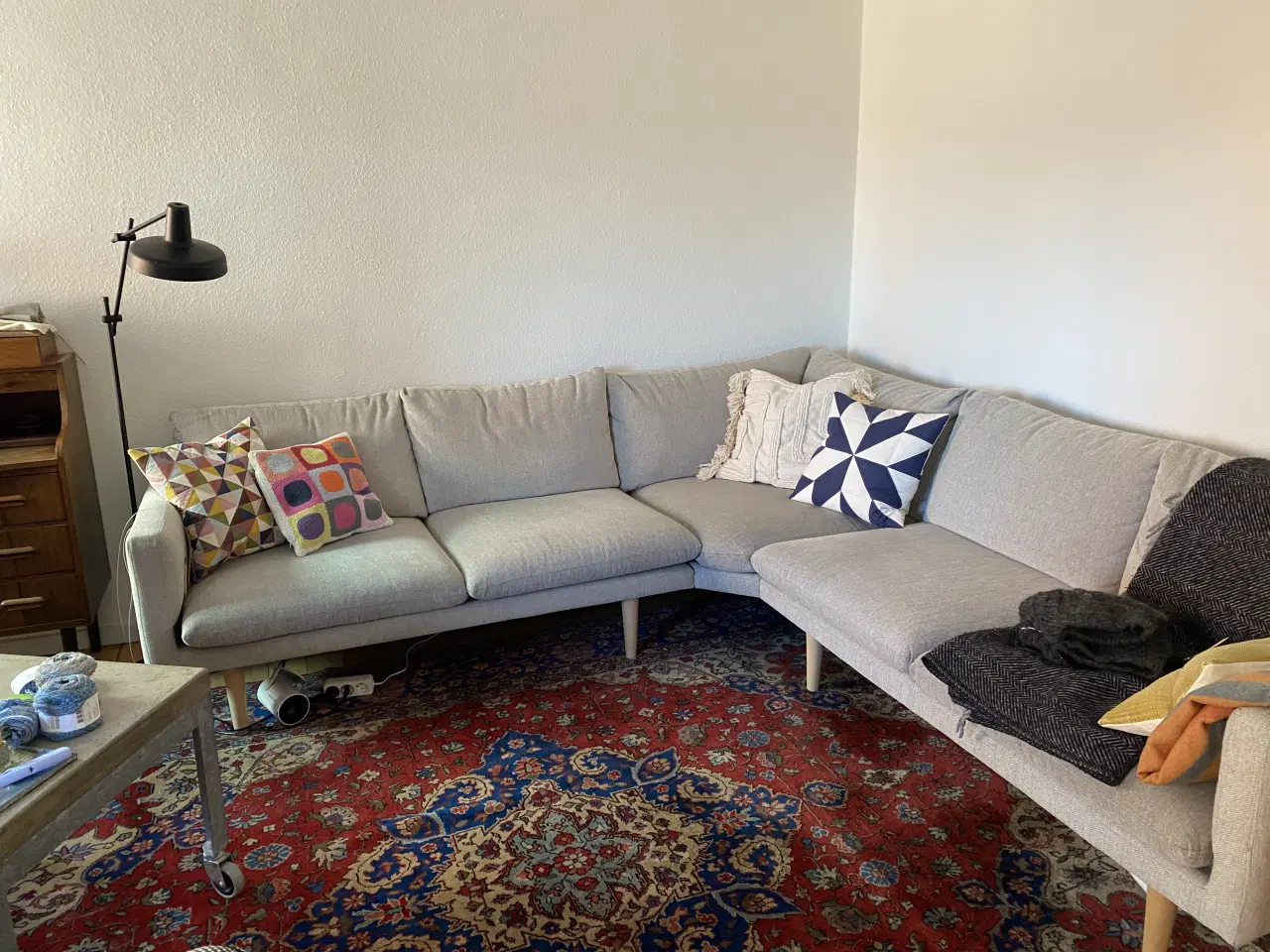 Billede 2 - Hjørnesofa i lys grå