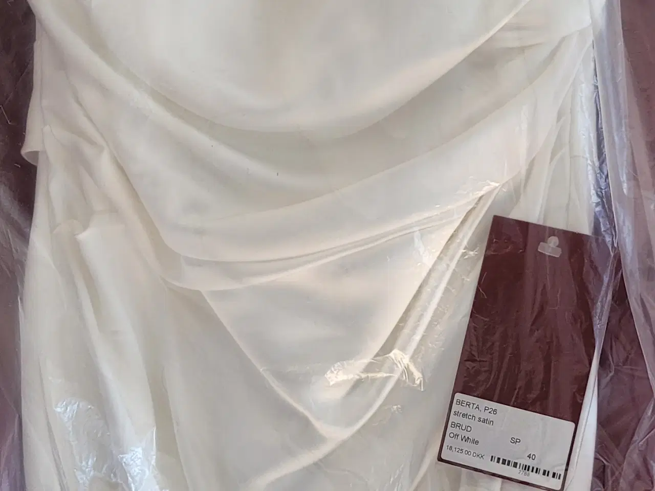Billede 2 - Hel ny Brudekjole