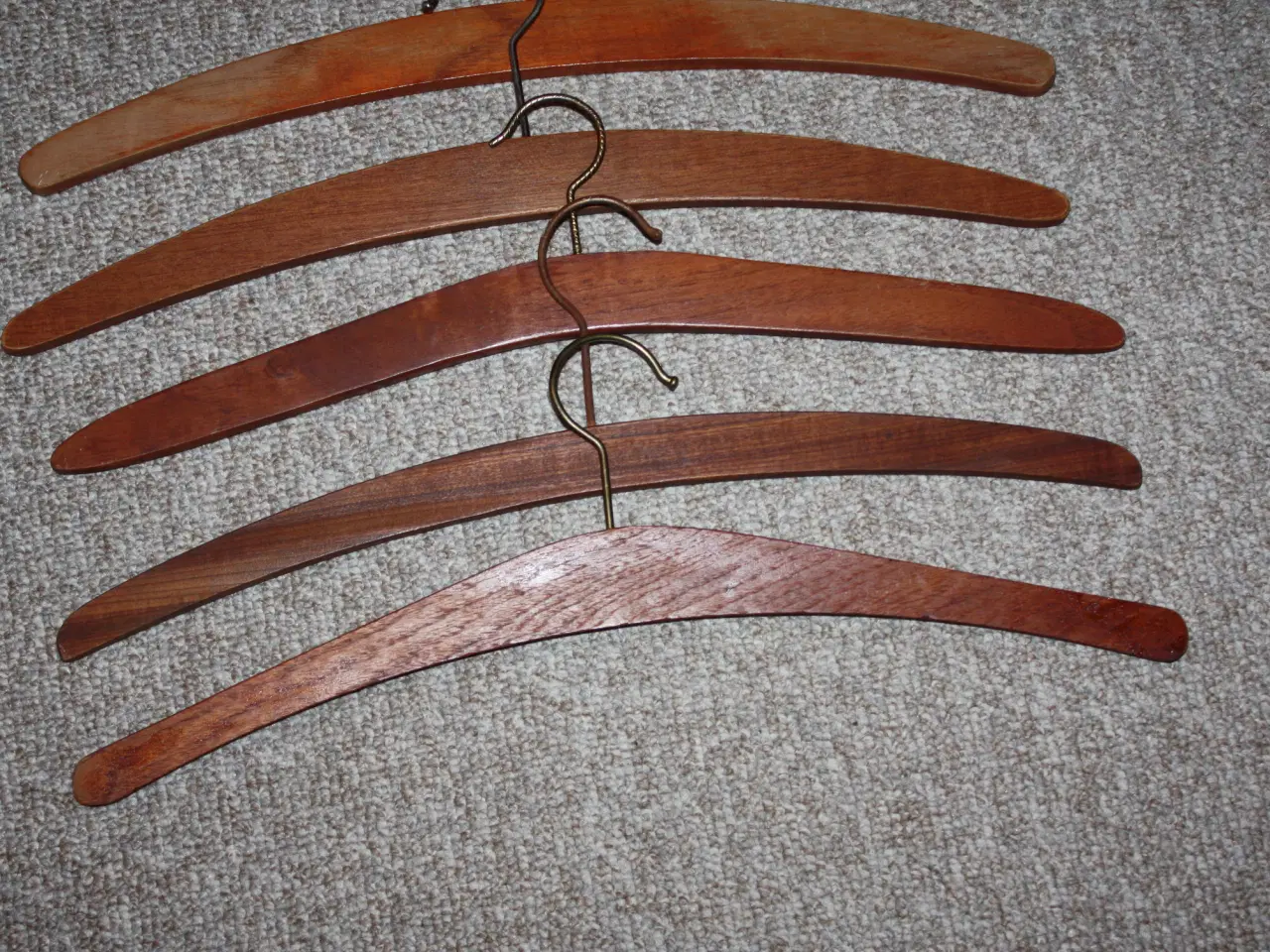 Billede 3 - Retro træ bøjler, teaktræ bøjler, tøjbøjler