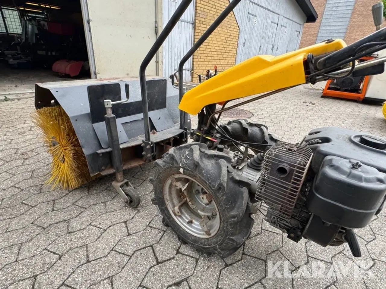 Billede 12 - Redskabsbærer Texas Protrac 700 med kost