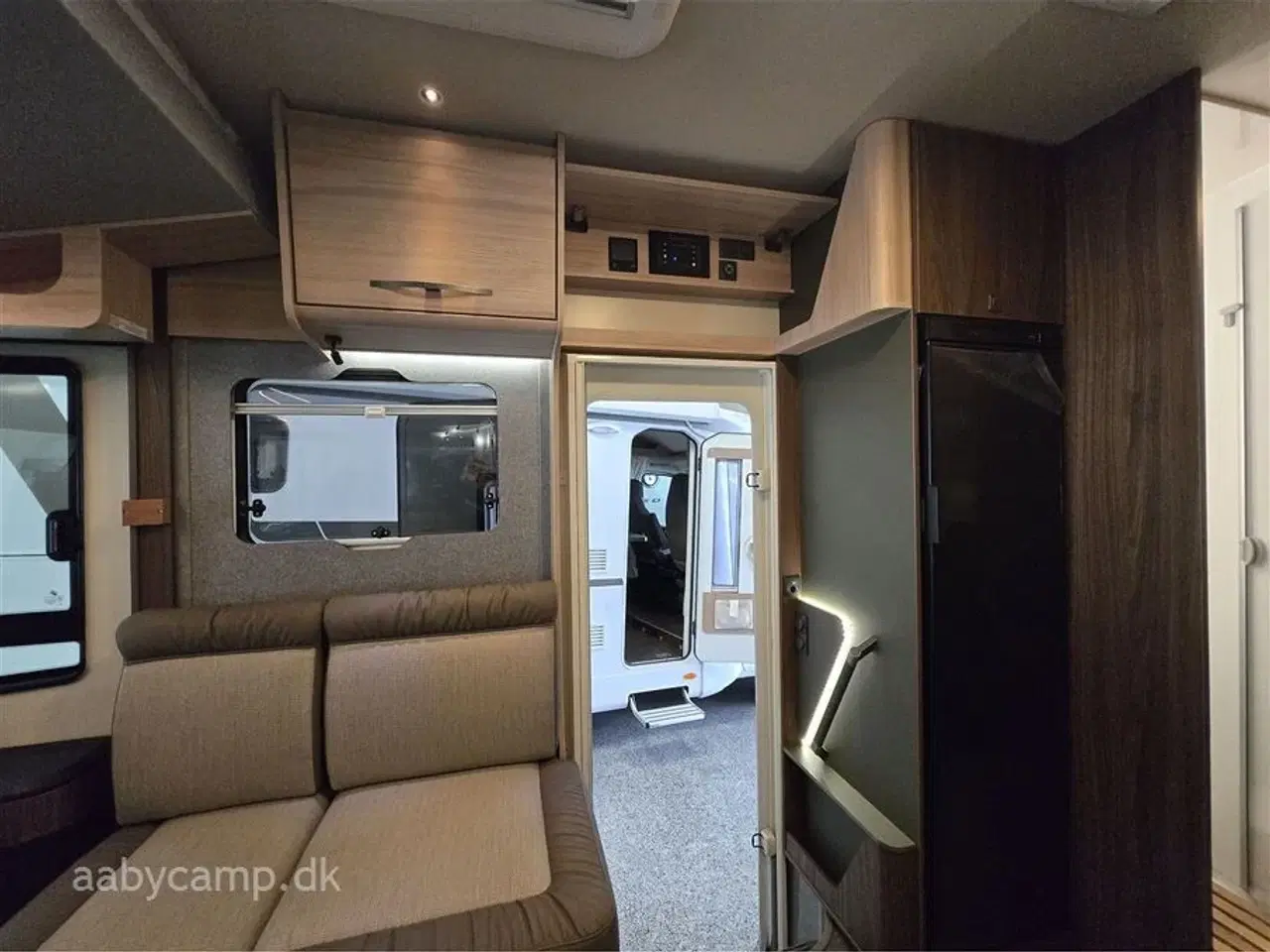 Billede 13 - 2026 - Euramobil Integra Line GT 726 EF   MERCEDES FØRE ASSISTENTER.  MERCEDES AL-KO. UDVENDIG GAS. UDVENDIG BRUSER. LITHIUM BATTERI. ALDE CENTRALVARME.