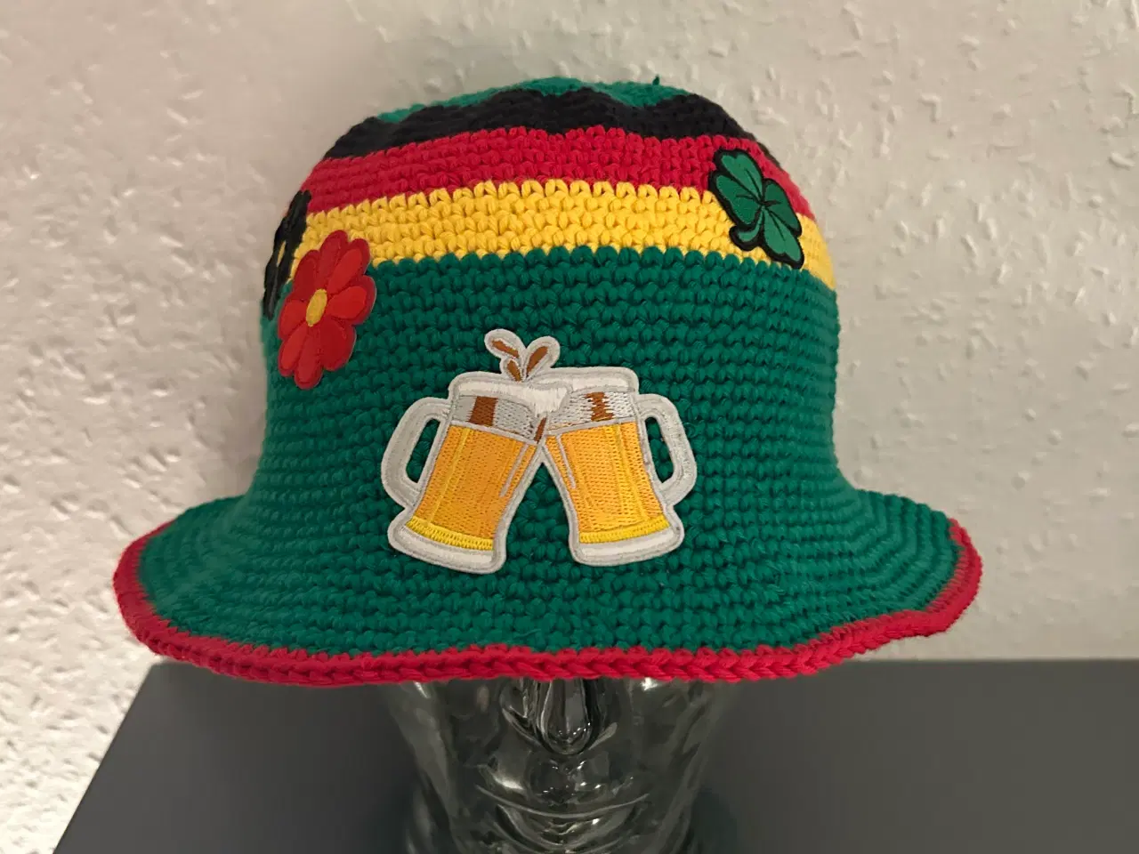Billede 7 - Hæklede fodbold bøllehatte