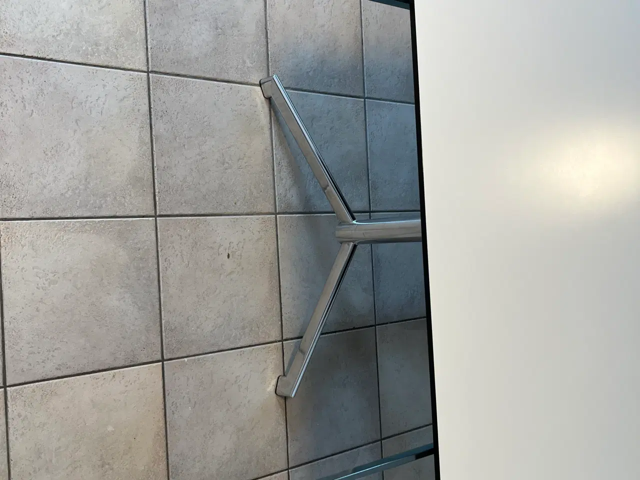 Billede 2 - Ansager spisebord