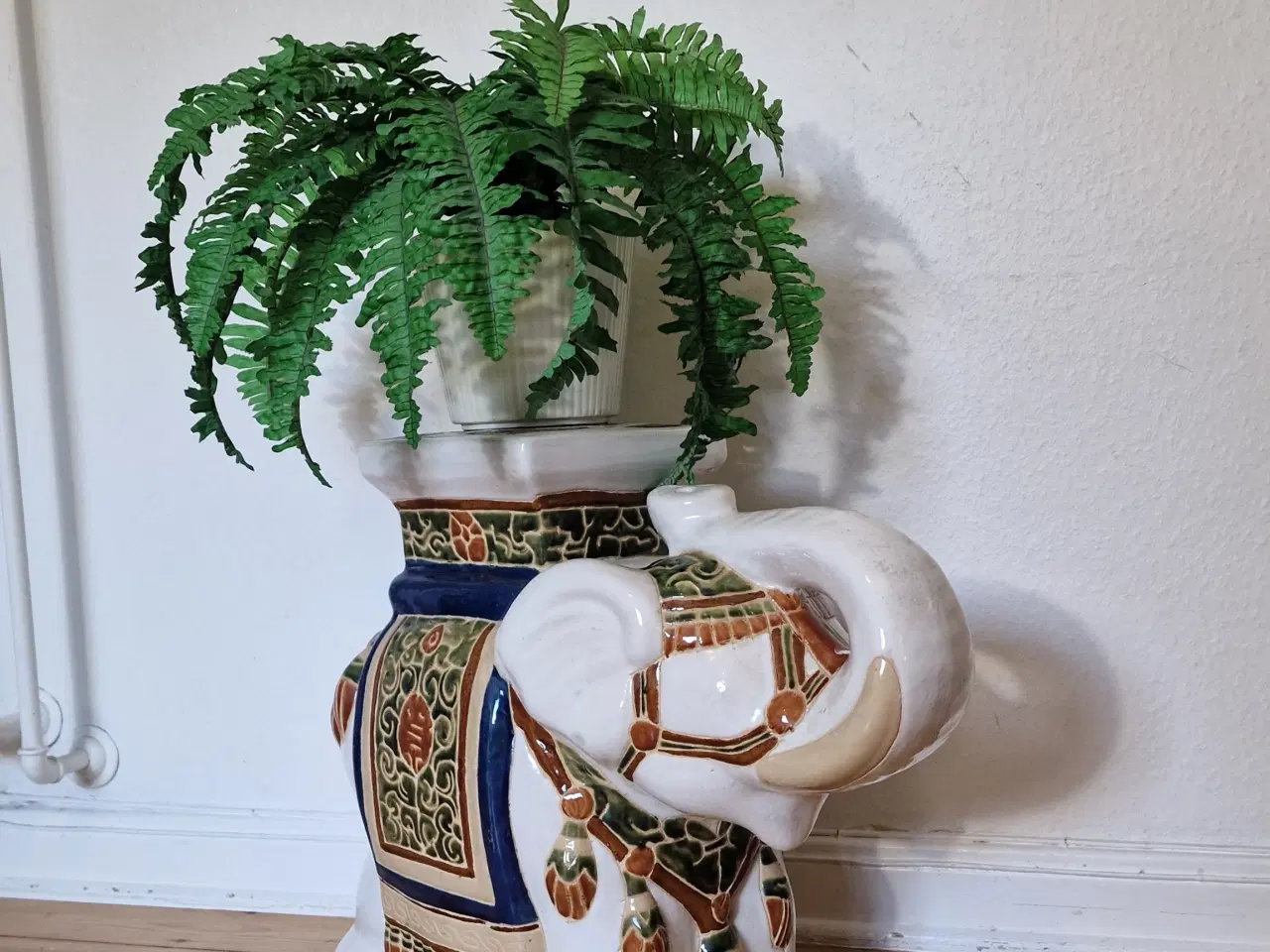 Billede 4 - Stor porcelæns elefant med østasiatisk mønster.