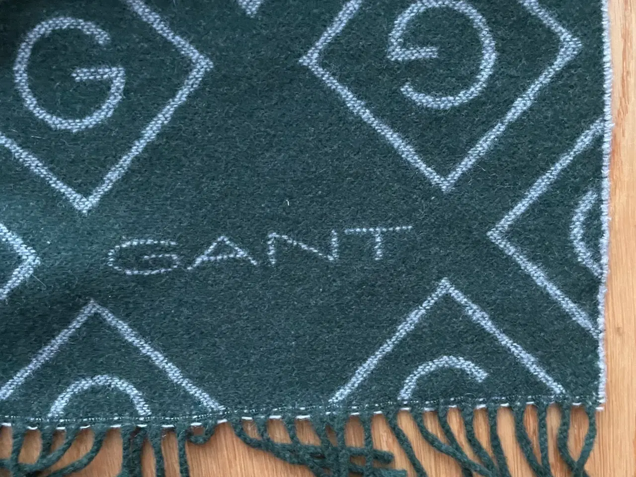 Billede 2 - GANT tørklæde icon