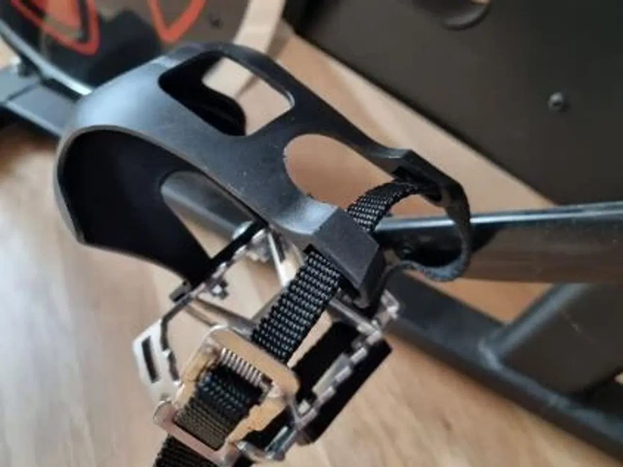 Billede 4 - Motions cykel som ny.