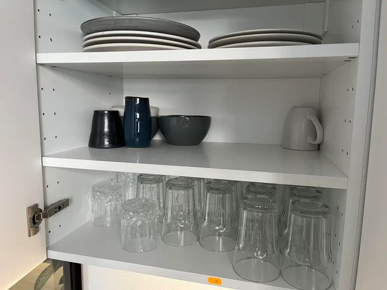 Billede 1 - Tøm Køkkenskabe og Skuffer