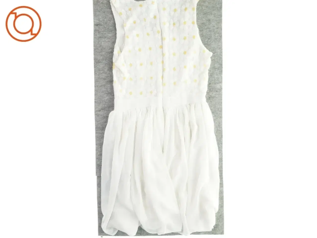 Billede 2 - Kjole (str. 128)