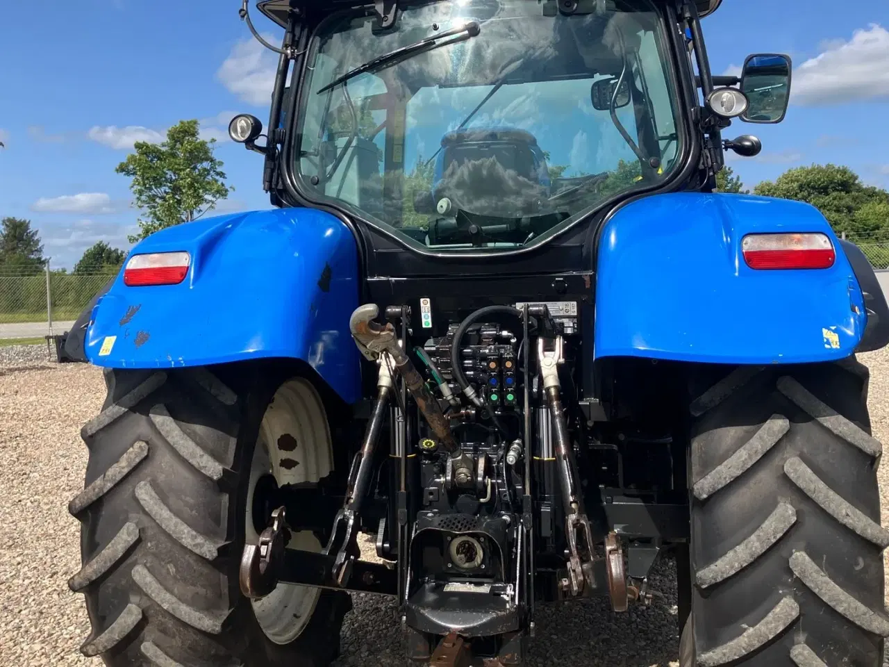 Billede 13 - New Holland T 6030 DK ELITE MED LÆSSER elektrisk joystik