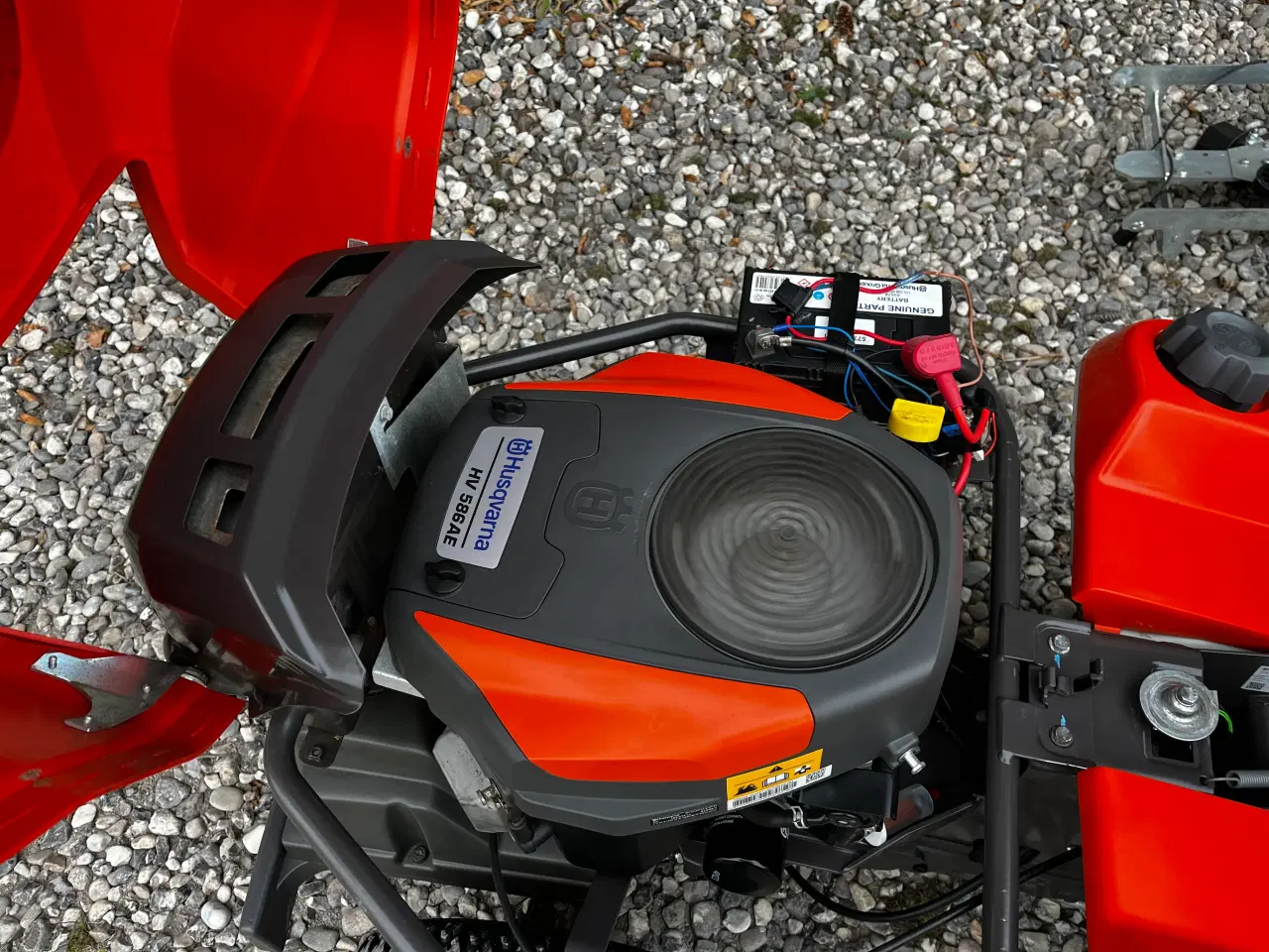 Billede 3 - Husqvarna R216t AWD + kost