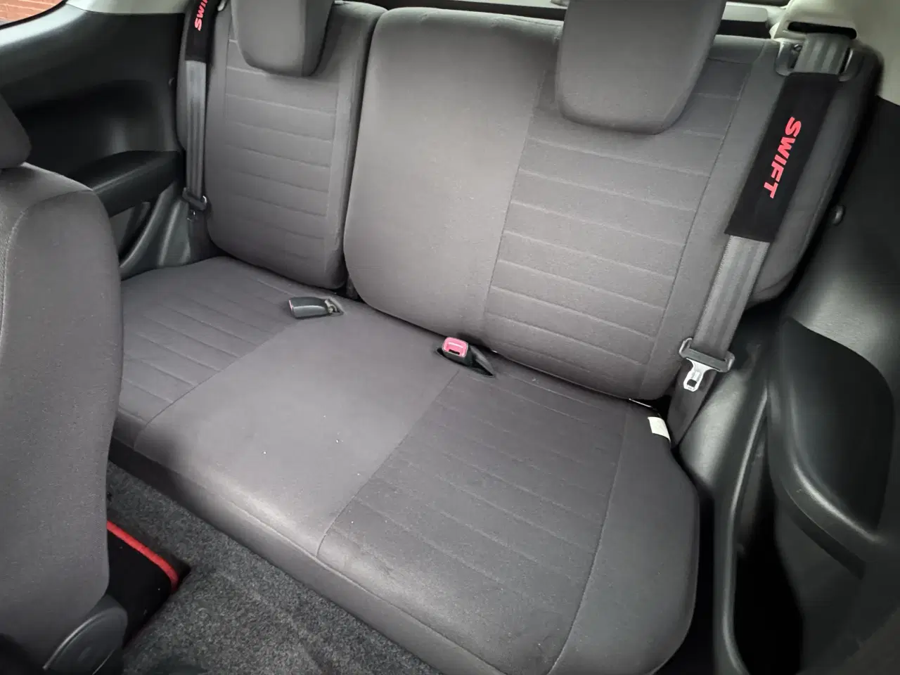 Billede 2 - Originale Suzuki Swift-sæder sælges