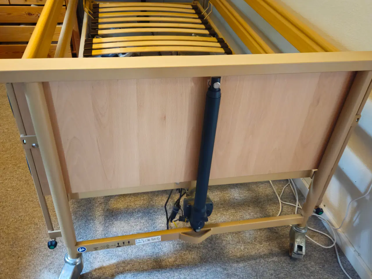 Billede 8 - Burmeier Dali plejeseng med softcover og madras