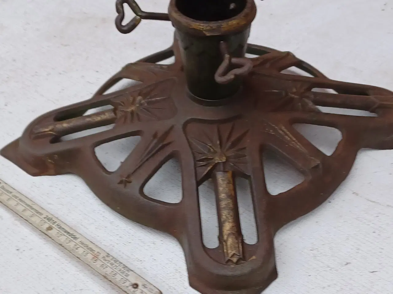 Billede 2 - Juletræsfod, Carls-Hütte.