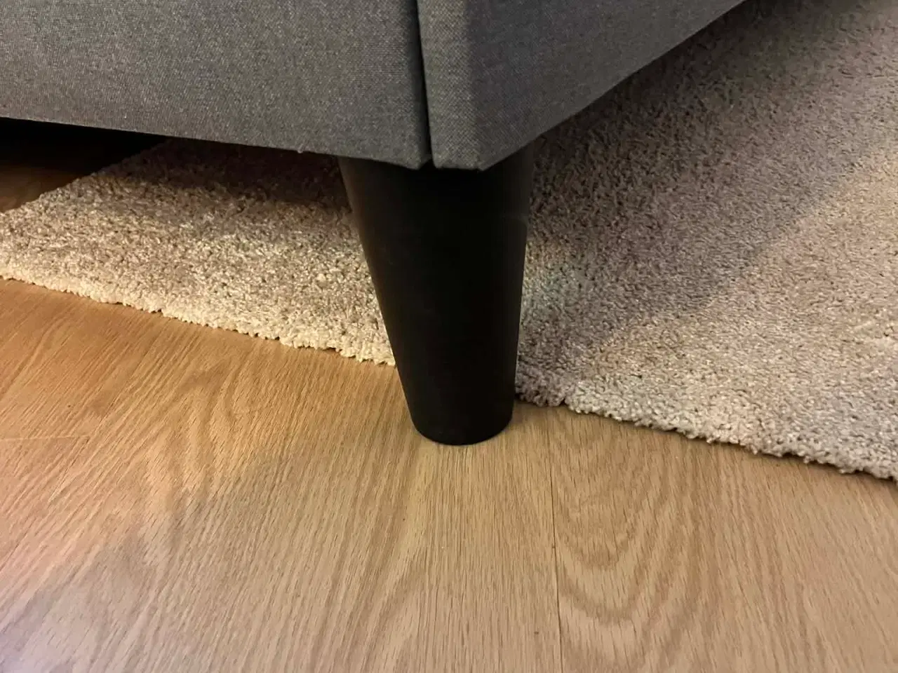 Billede 3 - Springmadras med ramme og flot sengegavl