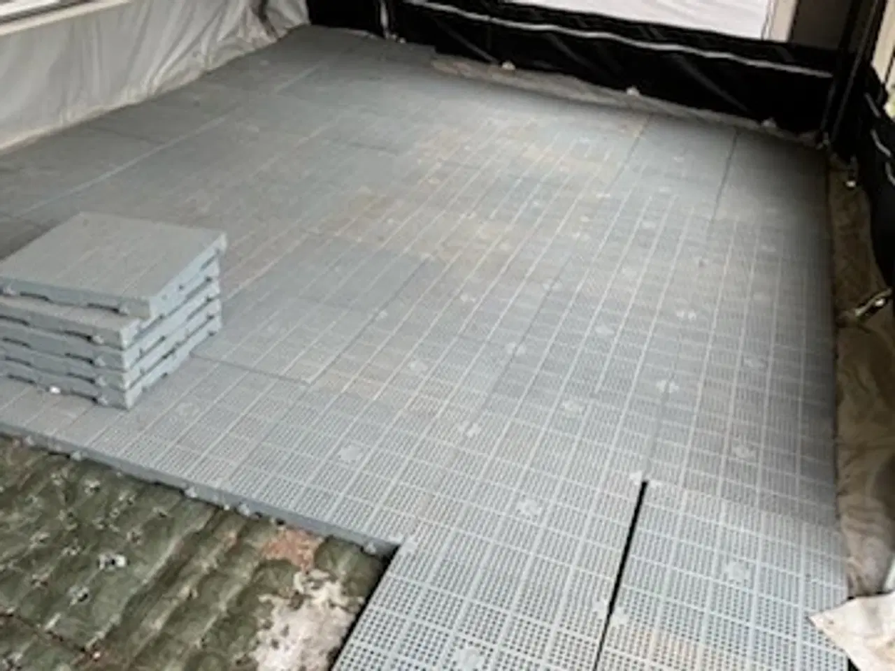 Billede 2 - Plast klikgulv til fortelt 40x40 cm .