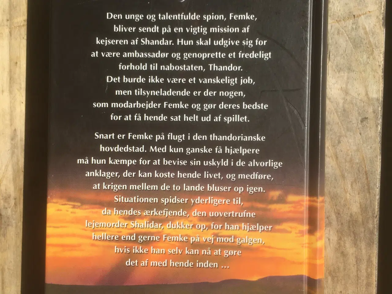 Billede 2 - Kejserens spion, Mark Robson, genre: fantasy
