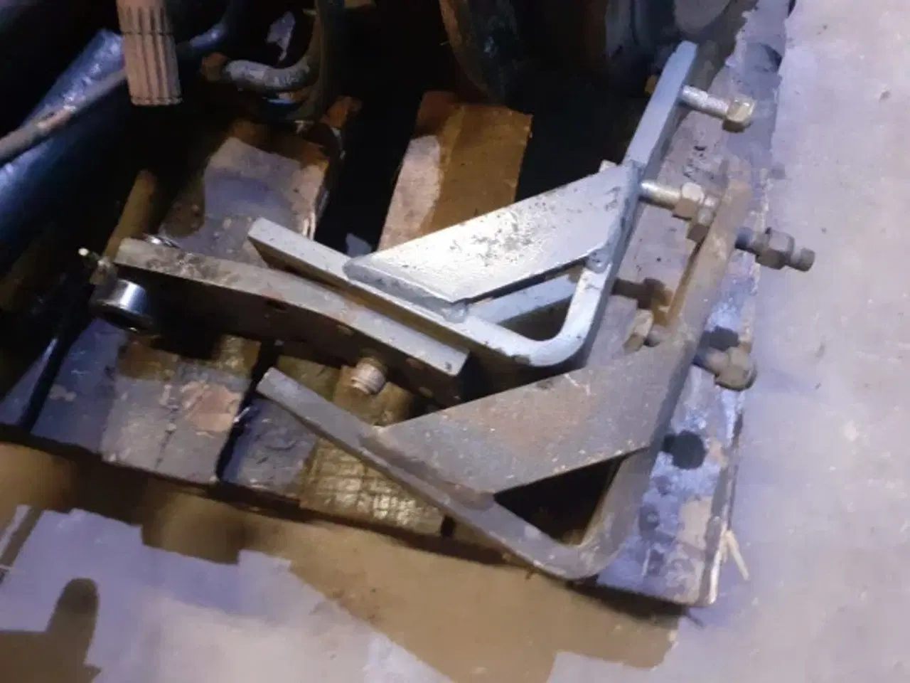 Billede 4 - New Holland TM150 Foraksel