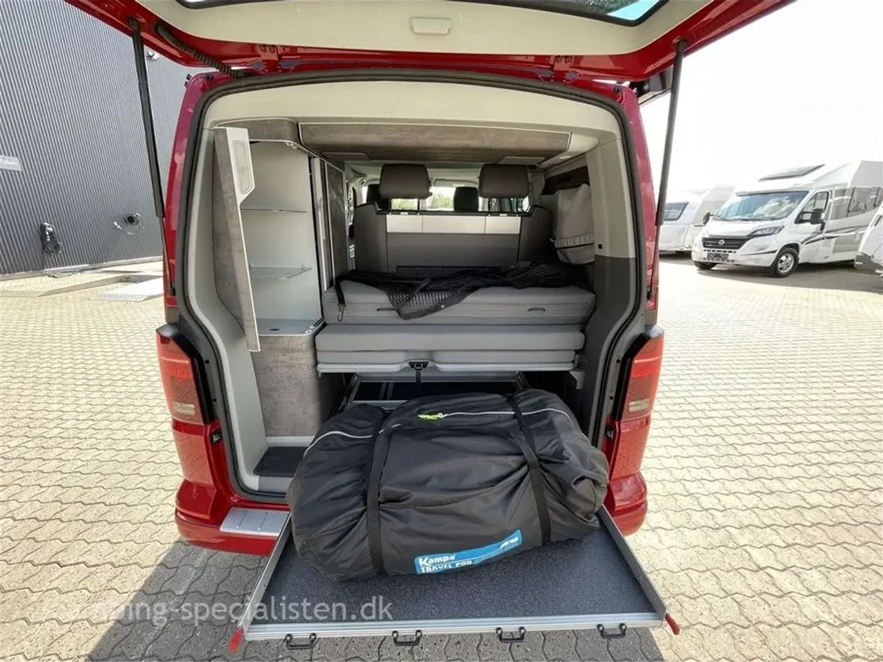 Billede 4 - 2021 - VW California Ocean 2.0 TDI 150   Meget pæn og velholdt VW California Ocean fra 2021 - Kan nu opleves hos Camping-Specialisten i Silkeborg