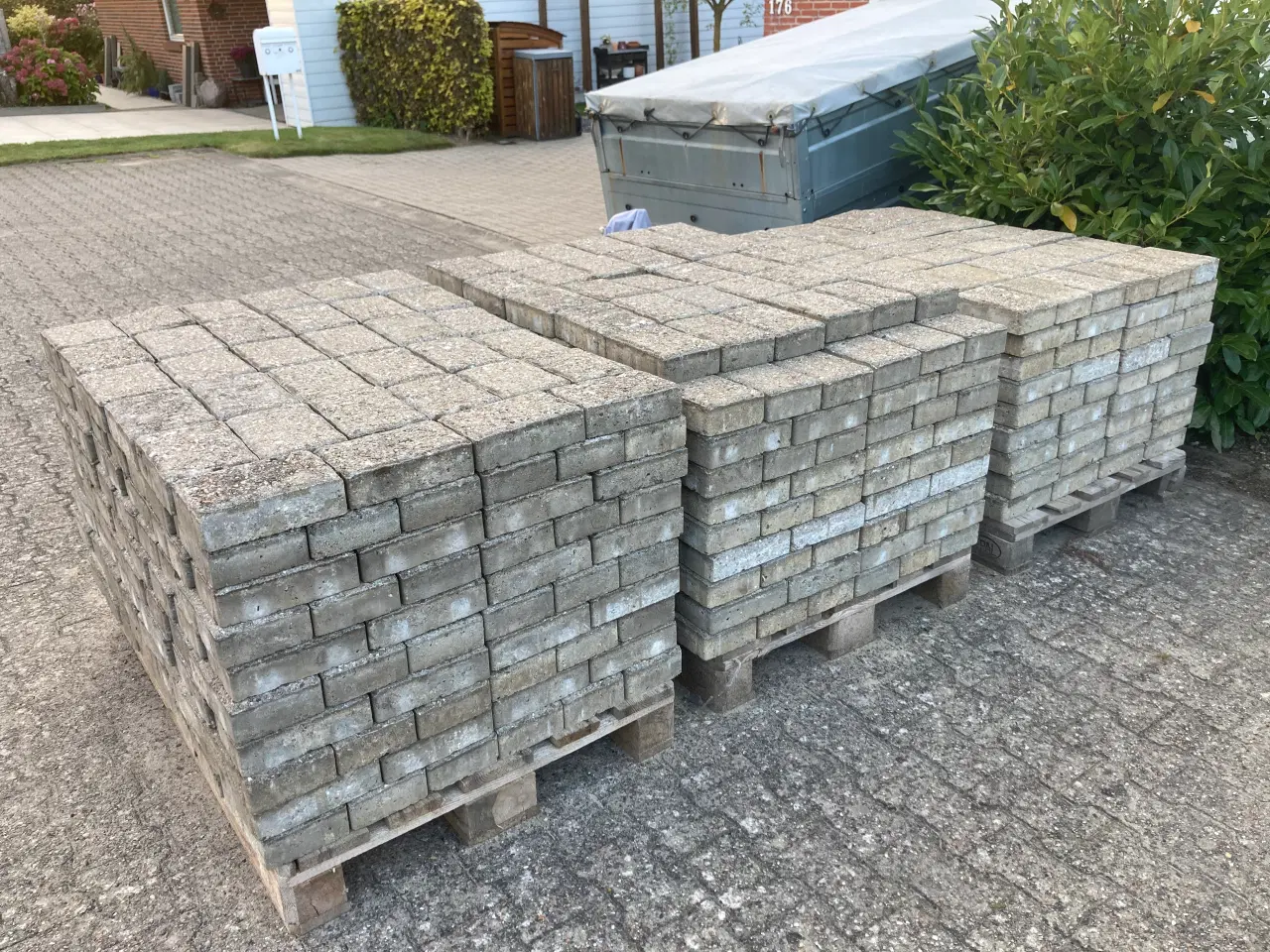 Billede 1 - Betonfliser type Nybro, brugte.