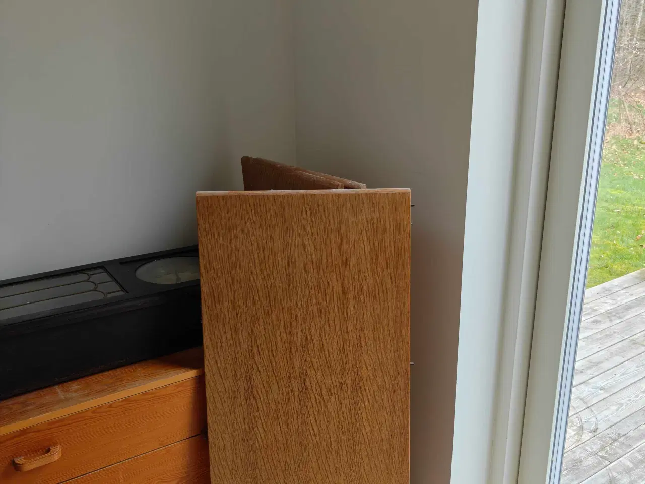 Billede 8 - Chartol, kommode, 3 mindre borde, m.m. i egetræ.