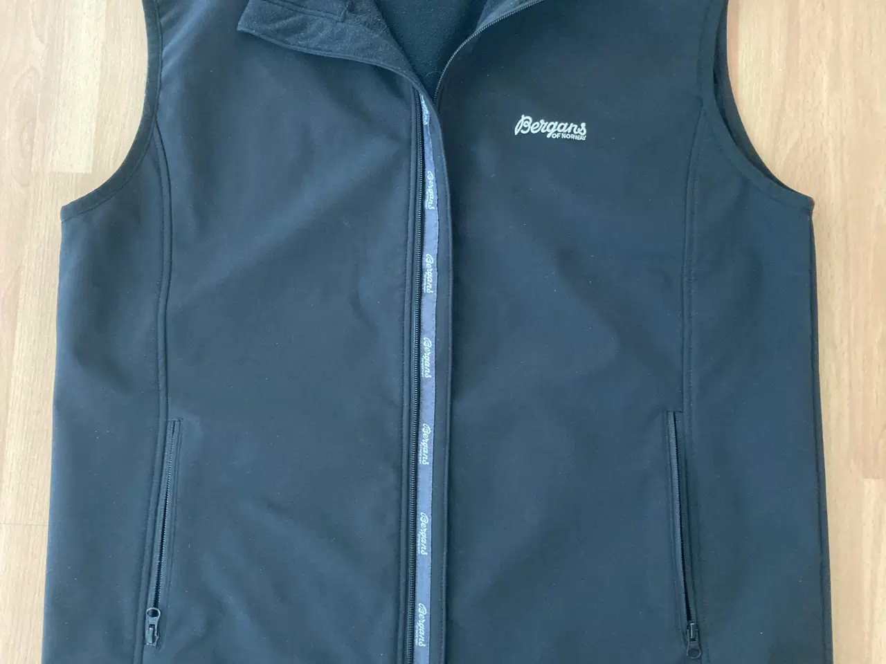Billede 1 - Vest