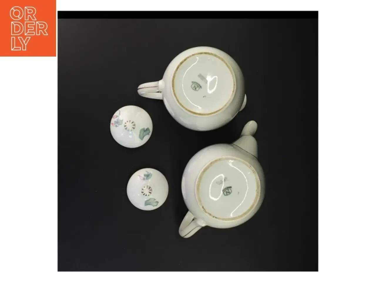 Billede 14 - Kaffestel fra Bing Og Grøndal (str. 25 x 23 cm og 25 x 19 cm og 12 cm og 6 x 9 cm og 15 cm og 27 gang i 25 cm x 16 cm og 30 x 19 cm)