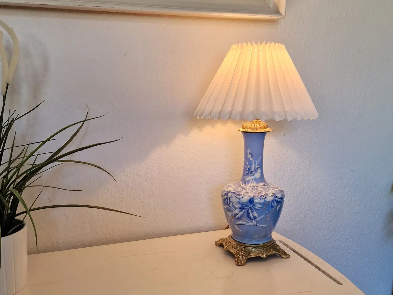 Billede 5 - Flot bordlampe i porcelæn