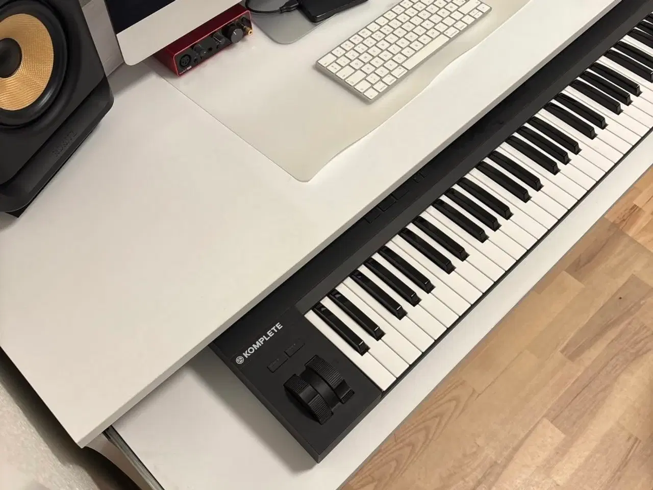 Billede 4 - Glorious WorkBench studie-/musikskrivebord