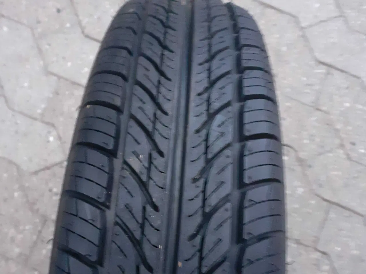 Billede 2 - Dæk på fælg 