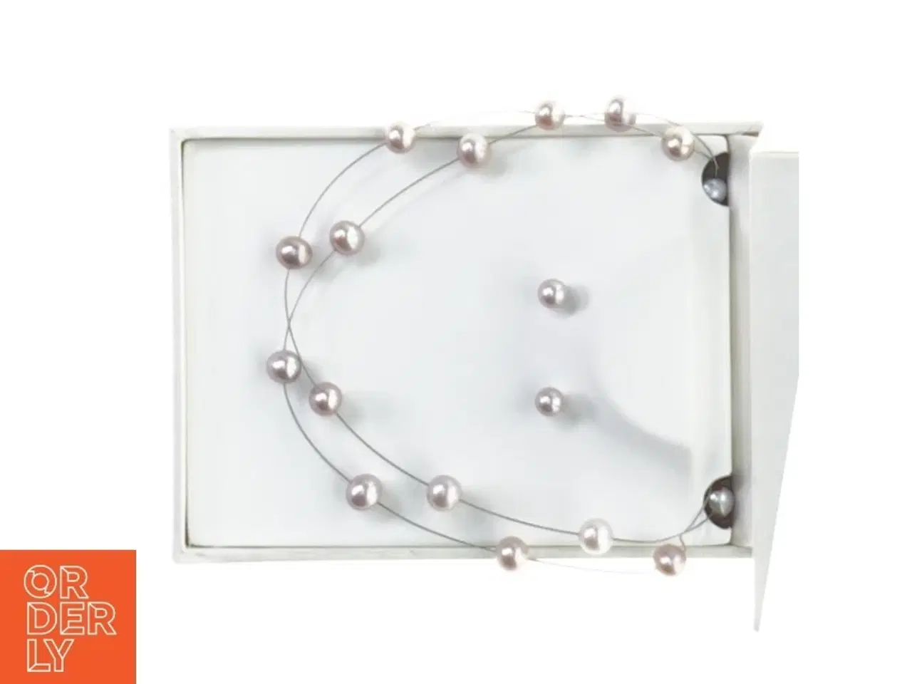 Billede 2 - Halskæde og øreringe med perler fra Misaki (str. 11 x 8 x 4 cm)