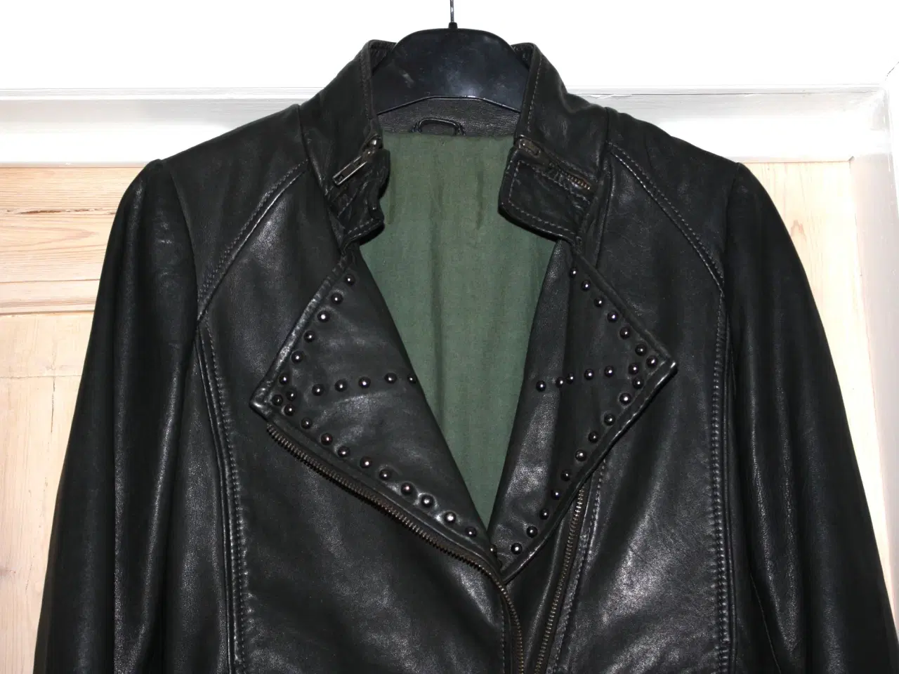Billede 2 - Læder jakke str. 36