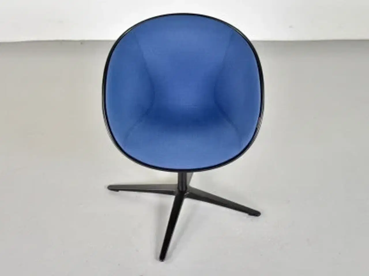 Billede 8 - Fritz hansen rin konferencestol med sort skal og farvet polster, sæt à 6 stk.