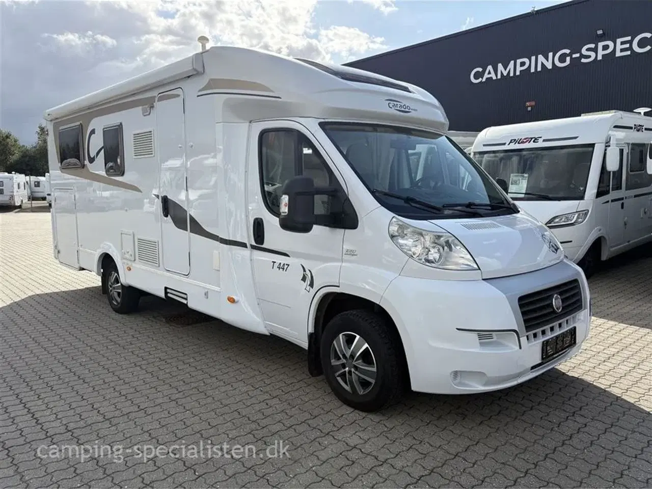 Billede 2 - 2014 - Carado T 447   Pæn og velholdt Carado T447 fra 2014 - Kan nu opleves hos Camping-Specialisten i Silkeborg
