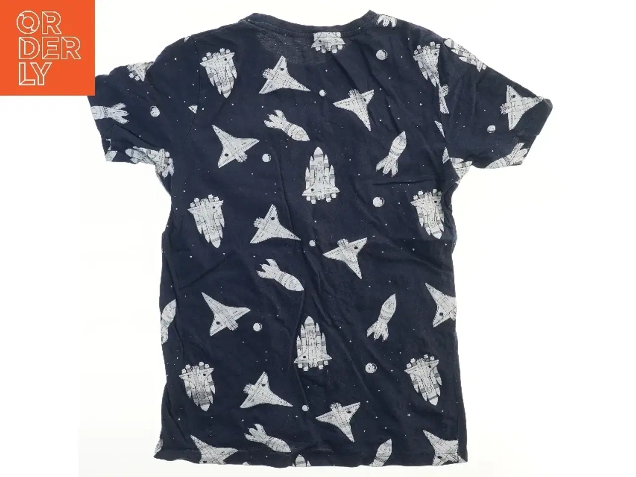 Billede 2 - T-shirt med rumskibsmønster fra H&M (str. 158)