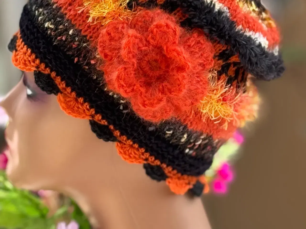 Billede 14 - Unikke huer, skabt af restegarn og fantasi