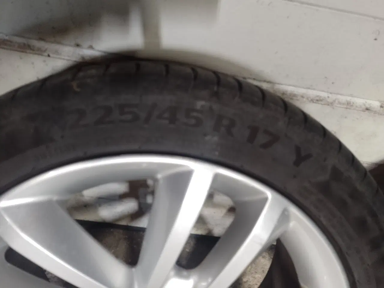 Billede 1 - Flotte Alu fælge passer på Opel 225/45 r17