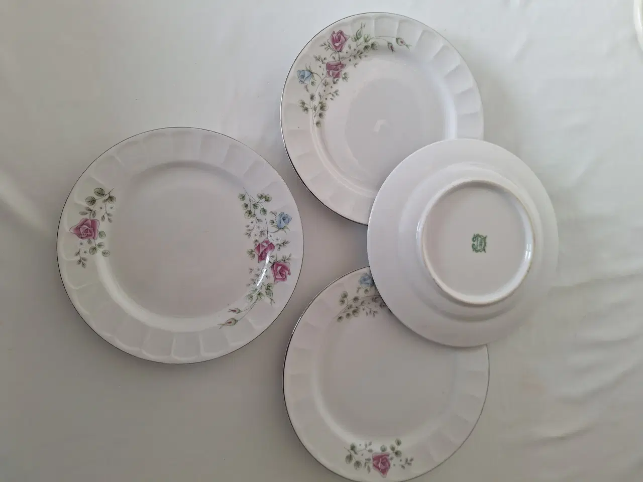 Billede 3 - Tallerkener