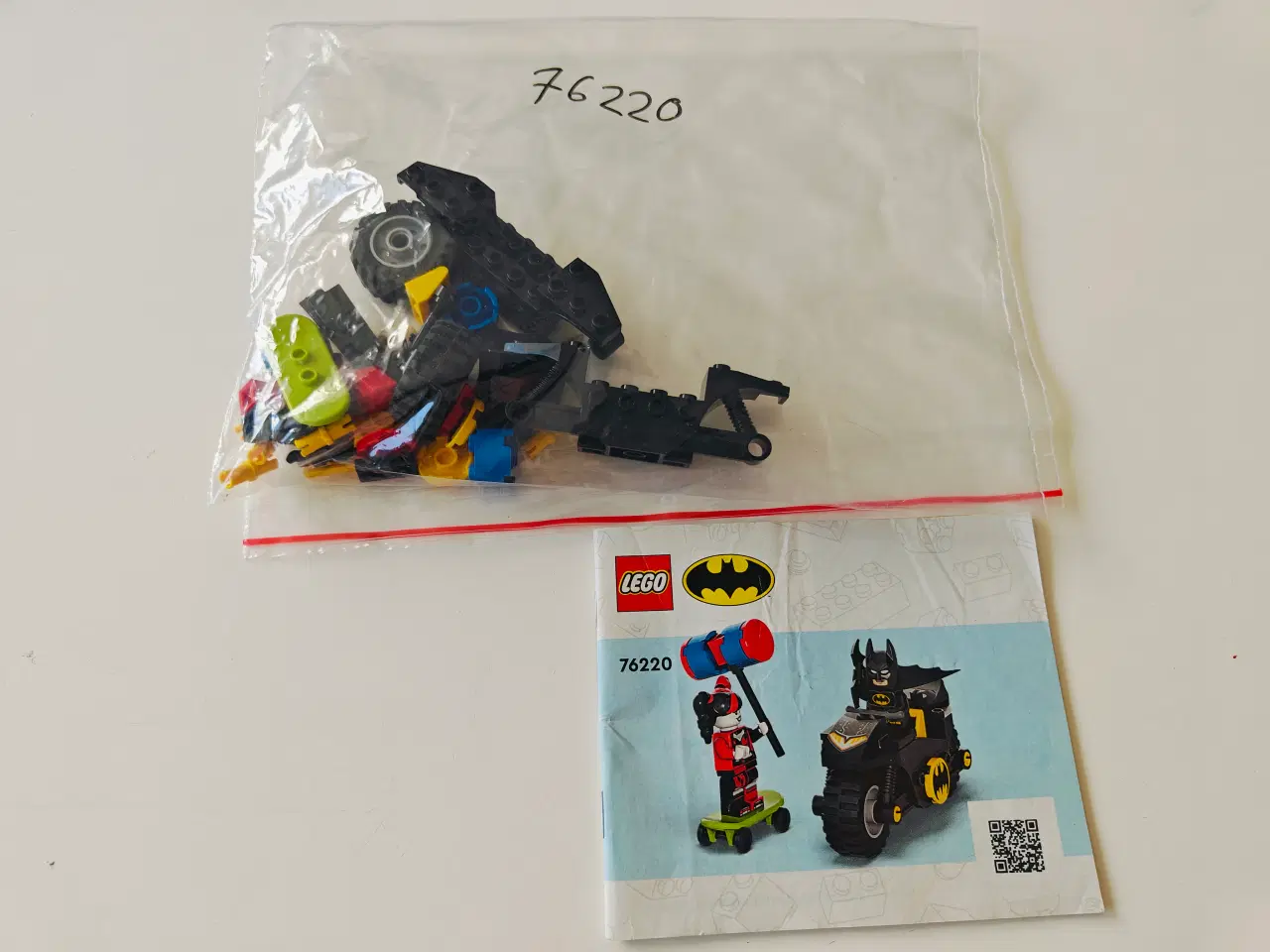 Billede 2 - LEGO Batman Batman mod Harley Quinn 76220 98% komp