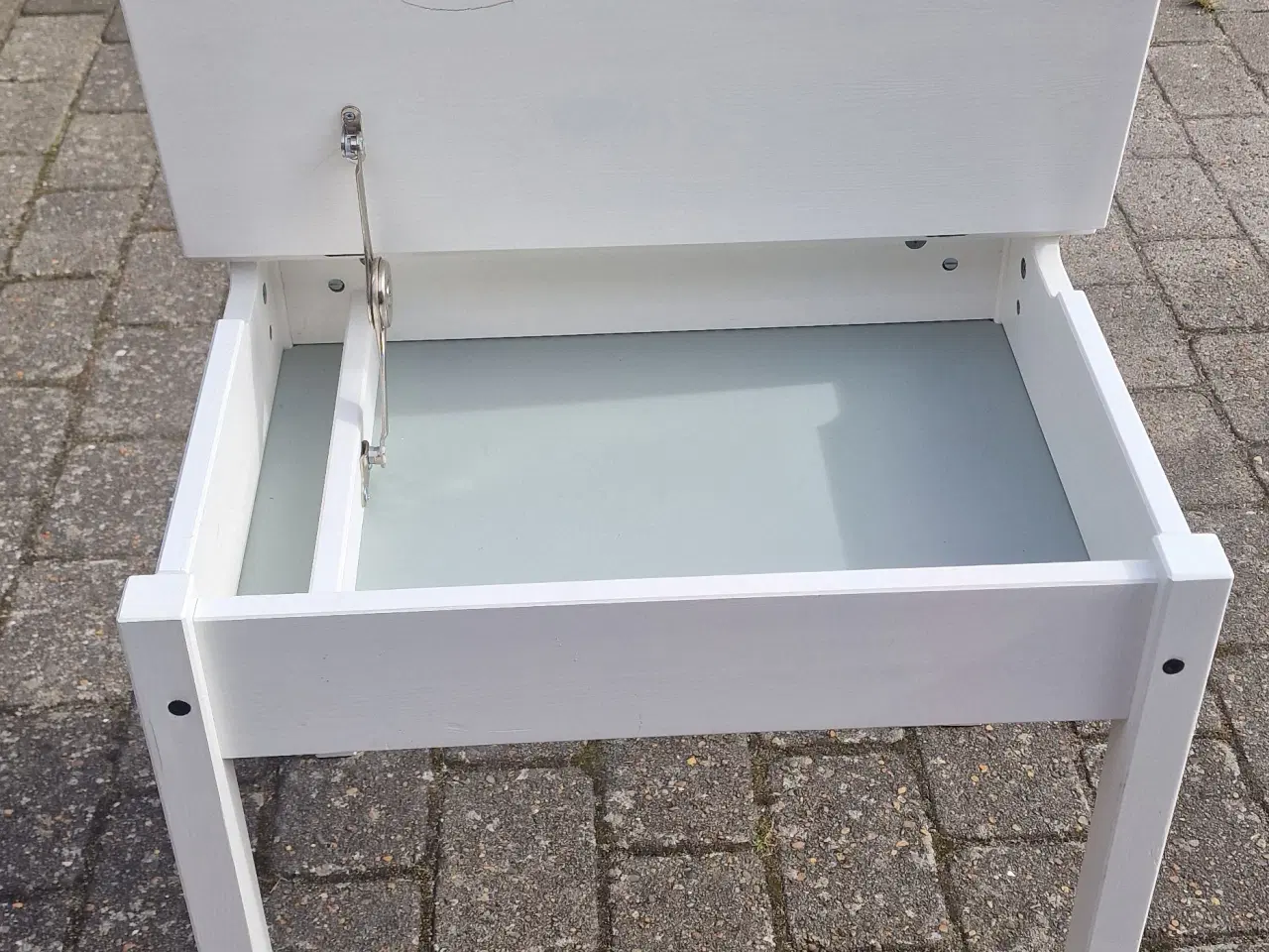 Billede 2 - Skrivebord med opbevaring 