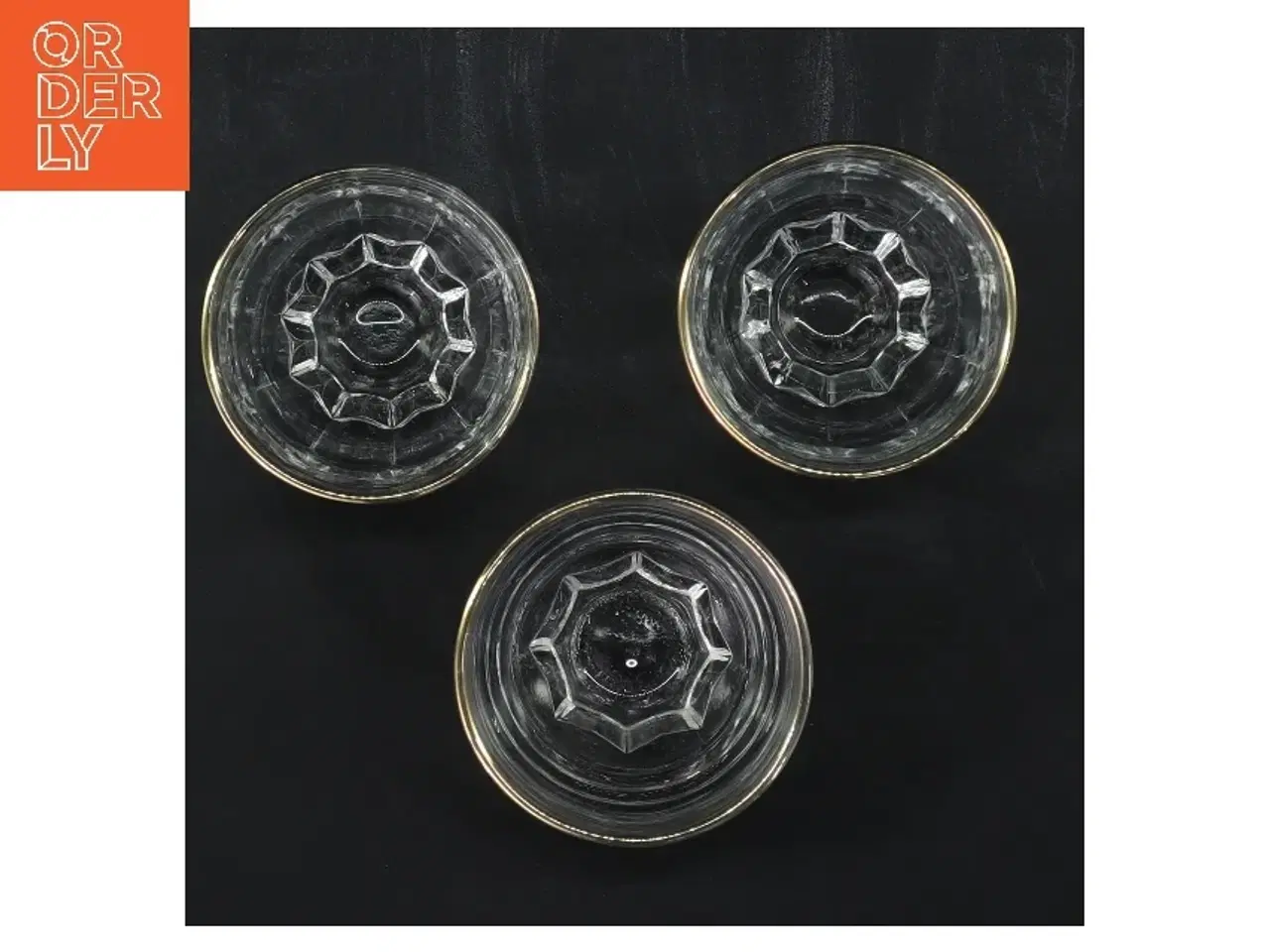 Billede 2 - Tre glas med guldkant (str. 3 stk Ø 6,5 cm længde 6 cm)