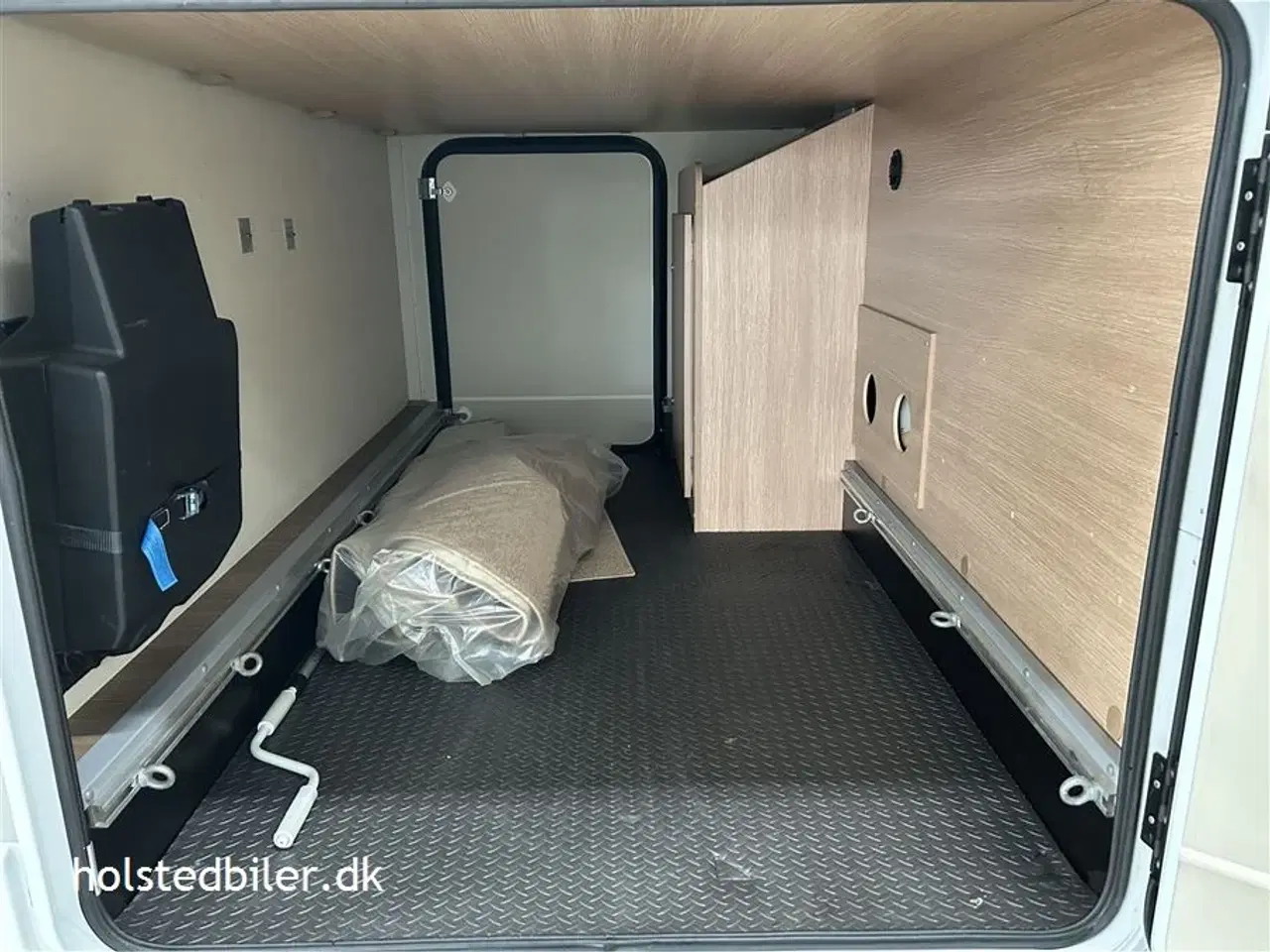 Billede 19 - 2016 - SunLight T 69 L   Automatgear - queensbed - udstyr.